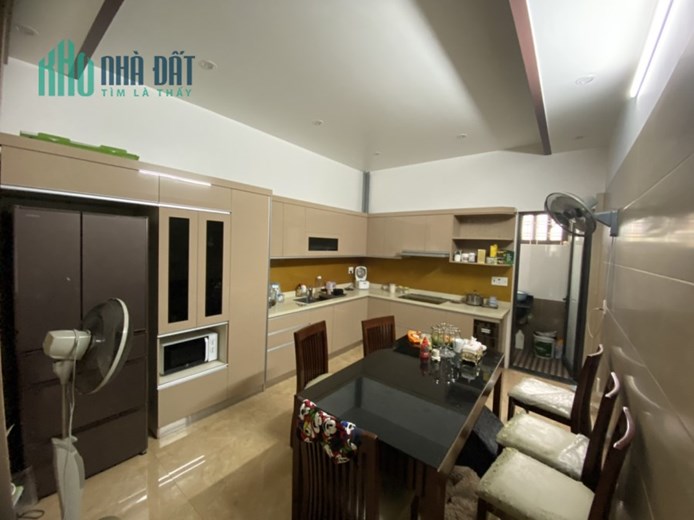 Cho thuê nhà tuyến 2 Lê Hồng Phong  5 tầng thang máy full đồ 20 tr