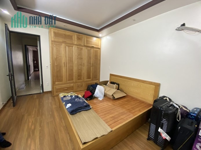 Cho thuê nhà tuyến 2 Lê Hồng Phong  5 tầng thang máy full đồ 20 tr