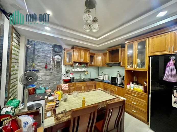 19.Bán nhà 4 tầng Full nội thất Huỳnh Văn Nghệ - P15 – Tân Bình