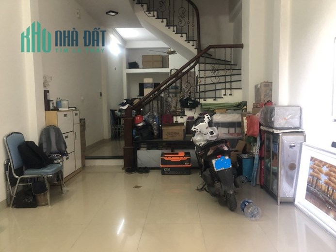 Bán nhà Đại La, cạnh Kinh Tế Quốc Dân, Lô góc sáng thoáng, DT45m2, giá 3.7 tỷ.