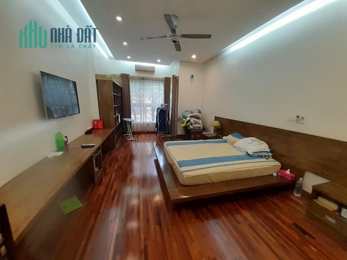Bán nhà Hoàng Cầu 12 tỷ 2 , mua bán nhà riêng Đống Đa Hà Nội giá rẻ