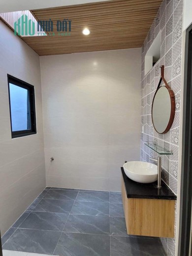 GIẢM GIÁ BÁN NHANH NHÀ 2MK SÁT ĐƯỜNG LÊ DUẪN FULL NỘI THẤT