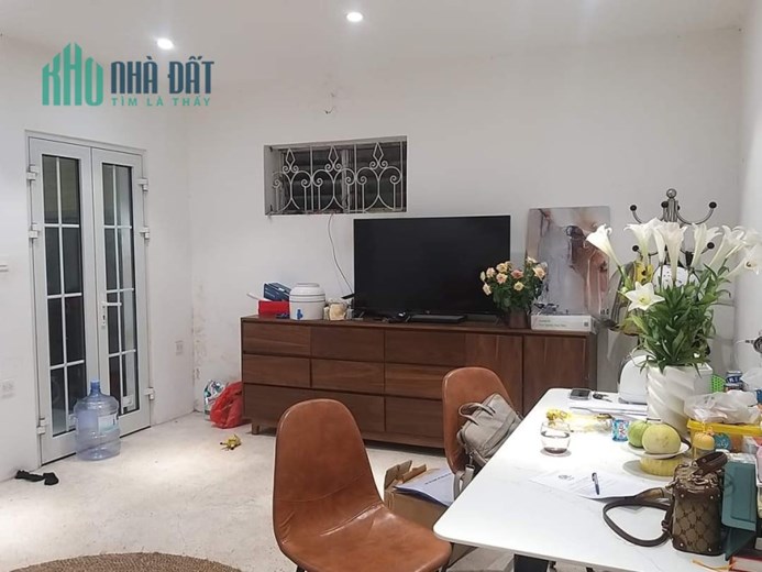 Nhà hộ khẩu Văn Quán - 37m 3 tầng nhỉnh 4tỷ - 3 bước ra ga tàu điện