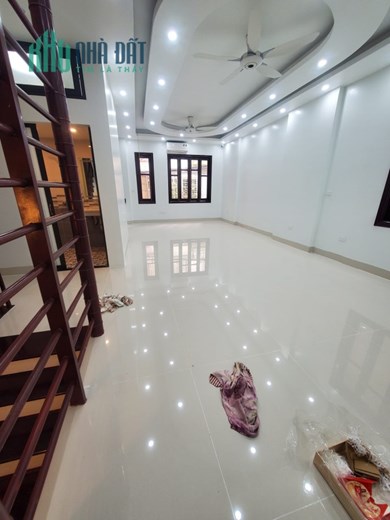 Nhà 65m2 Xây dựng 6 tầng, Lô Góc ô tô tránh, Thái Hà Đống Đa,