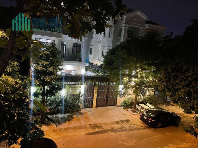 Bán biệt thự Đặng Thùy Trâm Bình Thạnh, Ngang 15M - 250m2, giá 29 Tỷ 2 TL