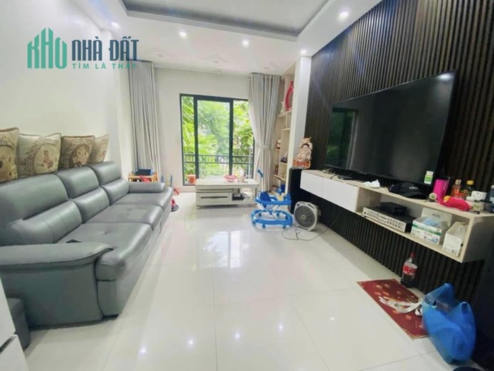Bán nhà mặt phố Phan Kế Bính, Trung tâm quận Ba Đình. Diện tích 51/62m2 x 5 tầng, mặt tiền 8m. Vỉa
