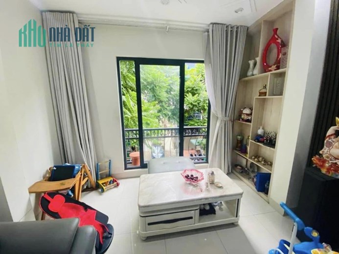 Bán nhà mặt phố Phan Kế Bính, Trung tâm quận Ba Đình. Diện tích 51/62m2 x 5 tầng, mặt tiền 8m. Vỉa