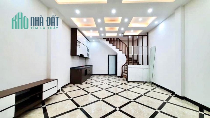 Bán Nhà Trương Định, 45m x 5 tầng, 4.85 tỷ, ô tô đỗ cổng
