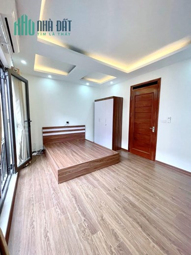 Bán Nhà Trương Định, 45m x 5 tầng, 4.85 tỷ, ô tô đỗ cổng