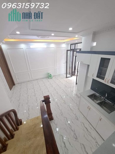 BÁN NHÀ NGUYỄN TRÃI THANH XUÂN Ô TÔ ĐỐ CỬA SÂN RIÊNG, NGAY ROYAL CITY 70M2 5 TẦNG NHỈNH 5 TỶ