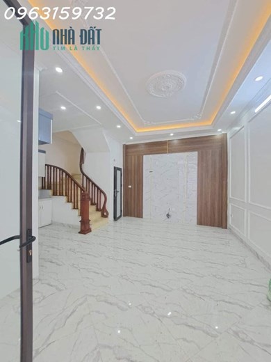 BÁN NHÀ NGUYỄN TRÃI THANH XUÂN Ô TÔ ĐỐ CỬA SÂN RIÊNG, NGAY ROYAL CITY 70M2 5 TẦNG NHỈNH 5 TỶ