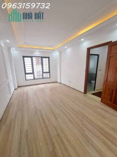 BÁN NHÀ NGUYỄN TRÃI THANH XUÂN Ô TÔ ĐỐ CỬA SÂN RIÊNG, NGAY ROYAL CITY 70M2 5 TẦNG NHỈNH 5 TỶ
