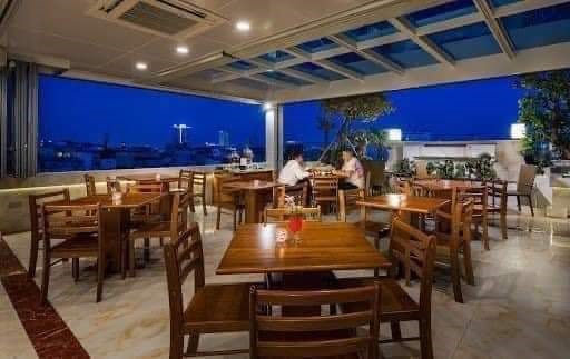 khách sạn 4 sao siêu vip mặt phố cổ hoàn kiếm 323m 11t chỉ 48 tỷ.