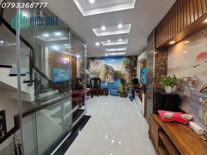 Bán Biệt Thự Mi Ni Lê Đức Thọ P13  Gò Vấp 5 Tầng giá 6,5 tỷ