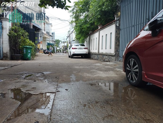 Gấp bán nhà hẻm 40 Xe hơi đỗ cửa - 50m Chỉ hơn 4 tỷ TL - Gần UBND Phường