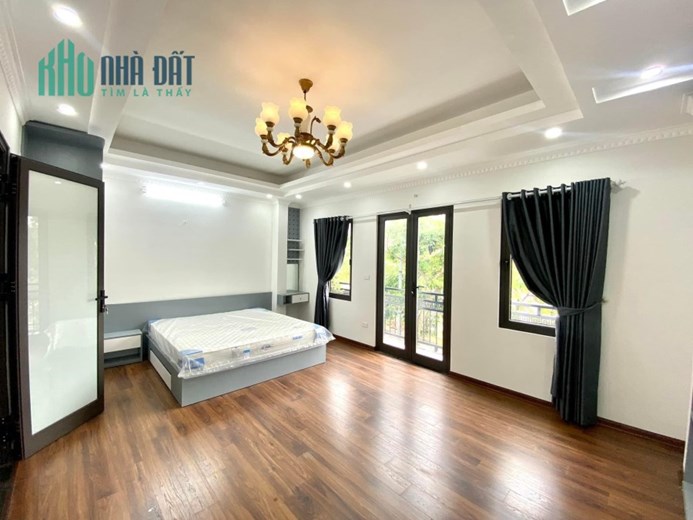 Bán nhà phố Hoa Bằng, Cầu Giấy 115m, 4 tầng, mt 5.5m. Giá: 16.8 tỷ