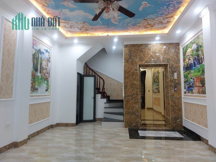 Bán căn nhà 58m2 phố Nghi Tàm, Tây Hồ Gara Ô tô 7 chỗ 6 phòng ngủ Thang máy 9.1 Tỷ