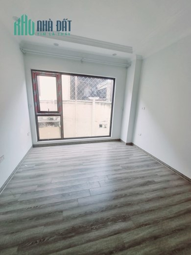 Bán nhà 55m2 phố Nghi Tàm, Tây Hồ Gara Ô tô 7 chỗ 6 phòng ngủ Thang máy 9.3 Tỷ