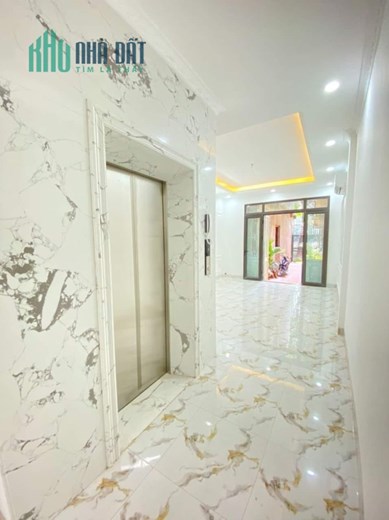 Bán ngôi nhà 56m2 phố Nghi Tàm, Tây Hồ Gara Ô tô 6 phòng Thang máy 9.1 Tỷ