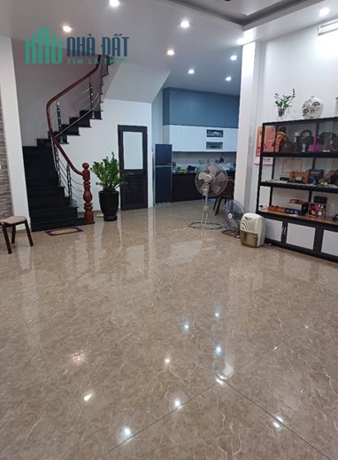 Bán căn nhà 59m2 phố Nghi Tàm, Tây Hồ Gara Ô tô 6 tầng Thang máy Nhập 9.3 Tỷ