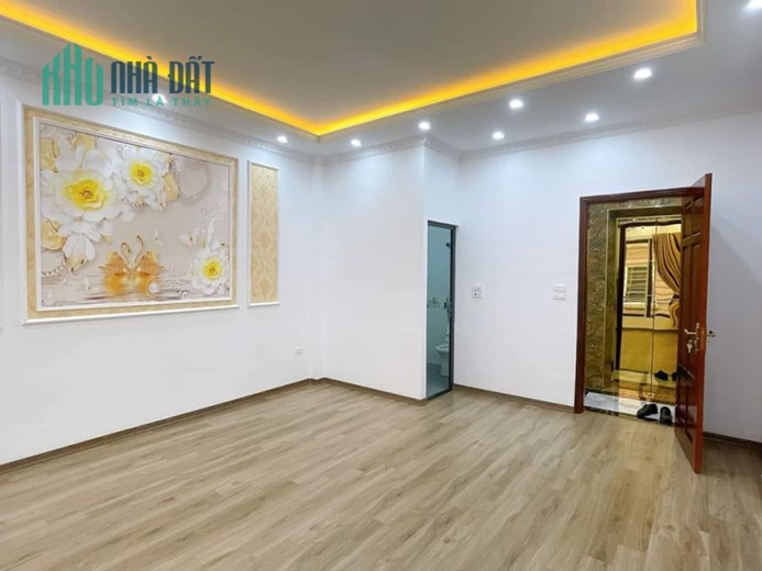Bán căn nhà 59m2 phố Nghi Tàm, Tây Hồ Gara Ô tô 6 phòng ngủ Thang máy XỊN 9.5 Tỷ