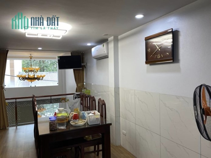 Bán căn nhà 53m2 Mặt phố Thụy Khuê, Tây Hồ Gara 2 Ô tô Vỉa hè rộng Kinh doanh 13.9 Tỷ