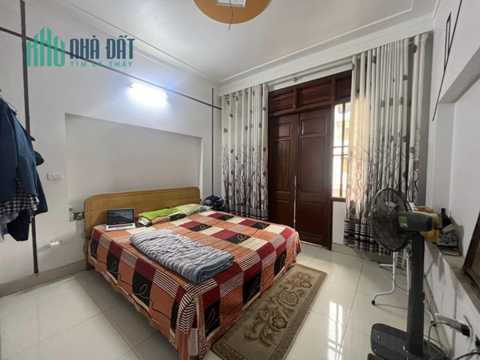 Bán căn nhà 52m2 Mặt phố Thụy Khuê, Tây Hồ Gara 2 Ô tô tránh Vỉa hè 2m Kinh doanh siêu tốt 13.6 Tỷ