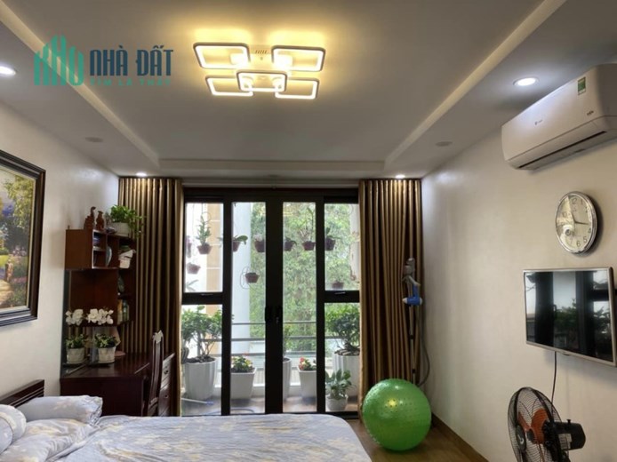 Bán ngôi nhà 54m2 Mặt phố Thụy Khuê, Tây Hồ Gara Ô tô 6 phòng Kinh doanh đắc địa 13.5 Tỷ
