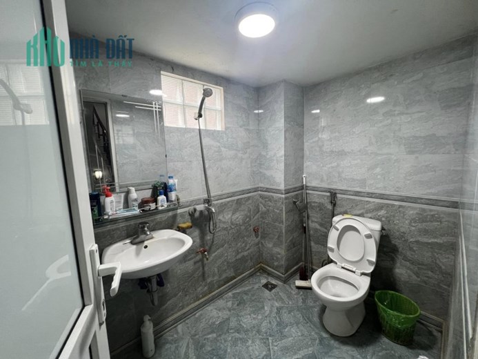 Bán căn nhà 52m2 Mặt phố Thụy Khuê, Tây Hồ Gara 2 Ô tô tránh Vỉa hè rộng Kinh doanh siêu tốt 13.8 Tỷ