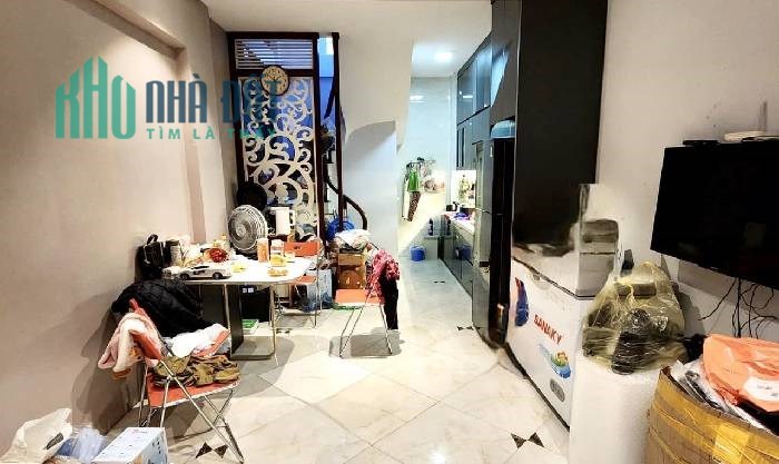 Bán nhà gần Times City, ngõ rộng, nội thất toàn gỗ Lim 6 tầng, Ô tô gần, DT34m2, 3.1 tỷ.