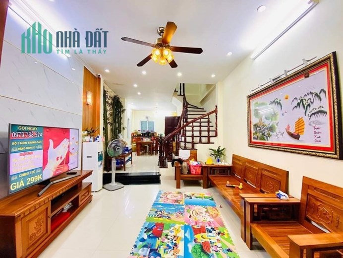 Bán nhà Hồng Mai, rộng vô cùng, ngõ thông các ngả, DT46m2, giá 3.7 tỷ.
