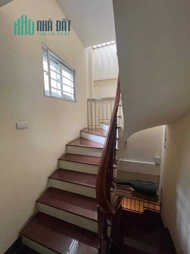 Bán Nhà Mặt Phố Nghĩa Tân 60m2 x 5 tầng , Mặt Phố Kinh Doanh Sầm Uất , giá đầu tư chỉ 10 tỷ.
