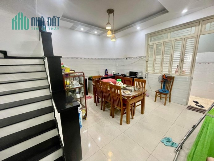 Bán nhà giảm 1 tỷ Lương Thế vinh quận Tân phú 5,2 x 16m chỉ 6.8 tỷ TL