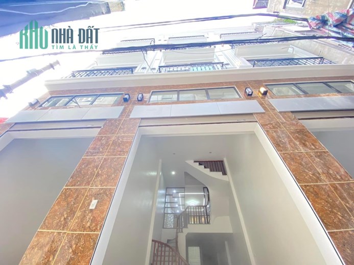 Bán nhà đẹp mới tinh ở ngay Hoa Bằng 40m2 x 6T, ô tô, View đẹp ở sướng 5,7 tỷ.