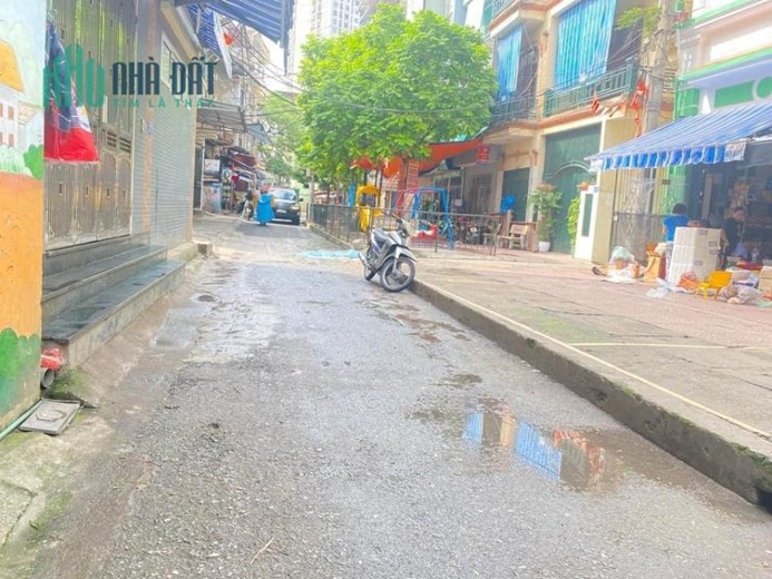 Bán nhà đẹp mới tinh ở ngay Hoa Bằng 40m2 x 6T, ô tô, View đẹp ở sướng 5,7 tỷ.