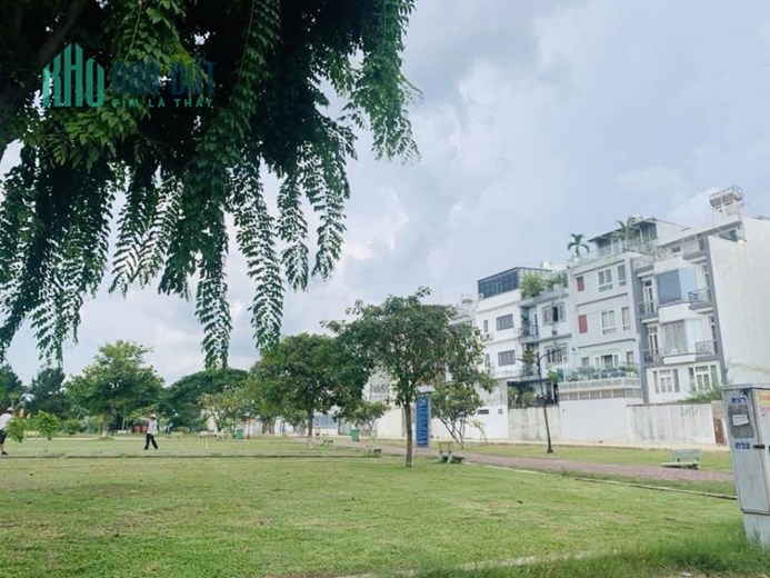 Định cư cần bán biệt thự 5 tầng view sông đường Đặng Thuỳ Trâm , p13, Q.Bình Thạnh 