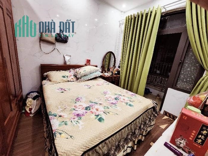BÁN NHÀ ĐẠI TỪ HOÀNG MAI-NGÕ ĐẸP THÔNG THOÁNG- BÃI XE CÁCH NHÀ VÀI BƯỚC CHÂN- GIÁ 5 TỶ