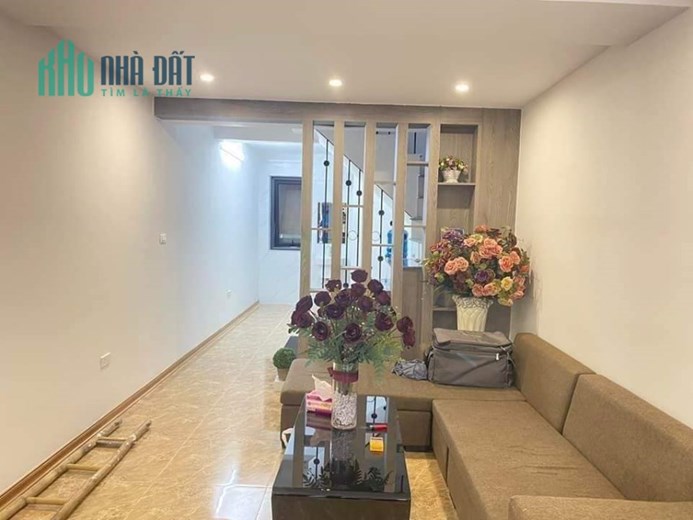 Bán nhà Thái Hà 35m x 4 tầng, mt: 3.4m, ô tô vào nhà