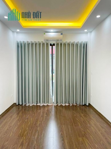 Tôi cần bán nhà Ngõ 168 Vương Thừa Vũ, Thanh Xuân, 6 tầng thang máy,ô tô tránh vào nhà, 0385582986