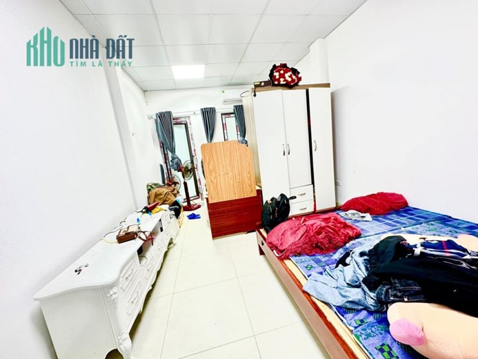 Bán căn nhà 2 tầng đang Kinh doanh SPA - 15m ra đường Ô TÔ - ngõ thông