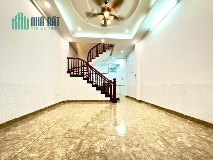 Bán nhà ngõ 105 Láng Hạ-Đống Đa 42mx5 tầng -5Pn-Ngõ thông-gần ô tô-dân xây ở ngay