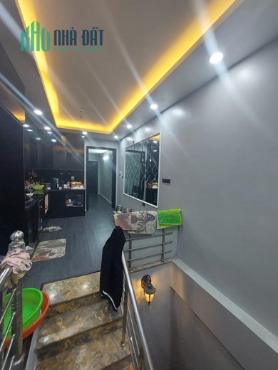 BÁN NHÀ MẶT PHỐ GIÁP BÁT 36M x4T, LÔ GÓC,  OTO ĐỖ CỬA, KINH DOANH, FULL NỘI THẤT, NHỈNH 5 TỶ