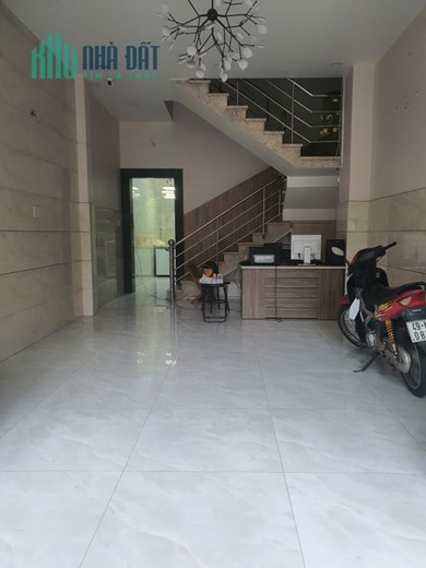 CHO THUÊ VĂN PHÒNG TẦNG 1 CÓ 1 PN, 1 PHÒNG LÀM VIỆC
