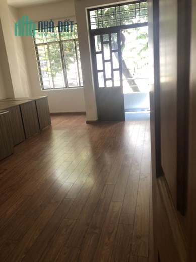 CHO THUÊ VĂN PHÒNG TẦNG 1 CÓ 1 PN, 1 PHÒNG LÀM VIỆC