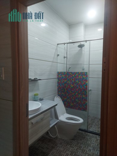 CHO THUÊ VĂN PHÒNG TẦNG 1 CÓ 1 PN, 1 PHÒNG LÀM VIỆC