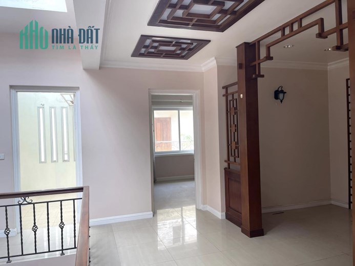 PHÂN LÔ NGUYỄN VĂN HUYÊN CẦU GIẤY 17.2 TỶ 70M MẶT TIỀN 7.4M TRƯỚC NHÀ OTO TRÁNH SÁT PHỐ