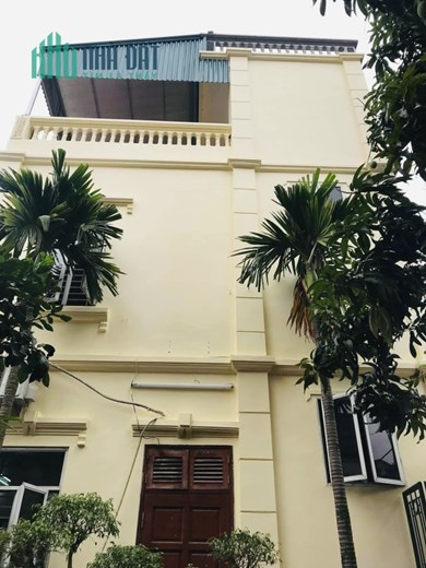 Cho thuê nhà 3 tầng mặt phố Nam Dư gần trường học và chợ
