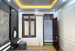 Bán nhà 3 tầng đẹp long lanh , mặt tiền rộng,  ô tô tránh 10 m. đường sạch đẹp. giao thông thuận