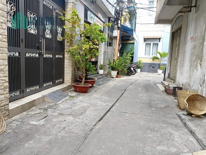 HOÀ BÌNH - HẺM Ô TÔ ĐỖ CỬA - 44M 2 TẦNG GIÁ CHỈ 4.X TỶ