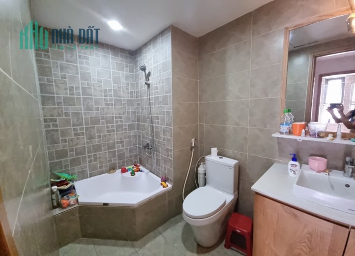 Chính chủ cần bán căn hộ 3 PN tòa A Stellar Garden, 35 Lê Văn Thiêm, Thanh Xuân, bao phí, để lại